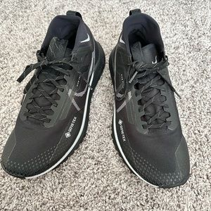 Nike gortex sneakers
